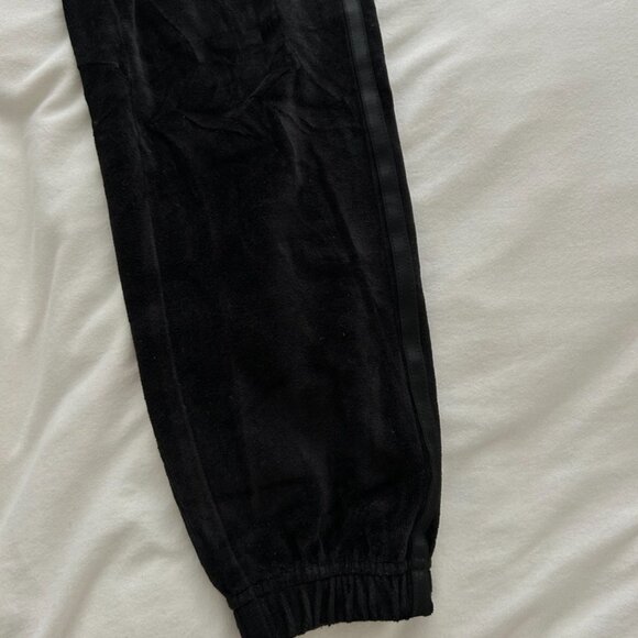 Adidas velour slim trackpants/joggers - Picture 3 of 4